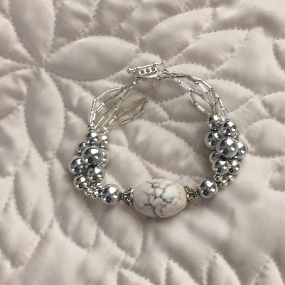 White stone bracelet silver beads 8” - Picture 16 of 16